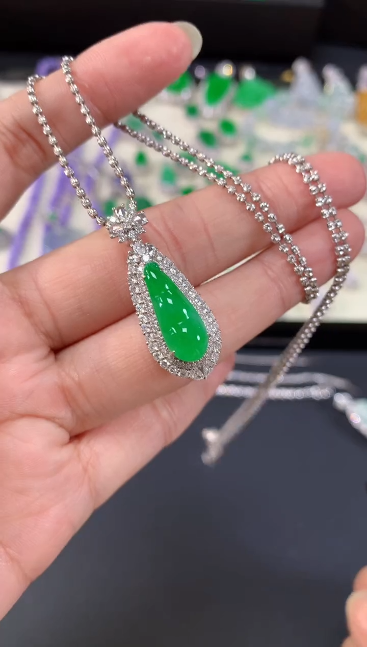 【闪购商品】翡翠吊坠(不含链)18K金镶嵌B203|19800