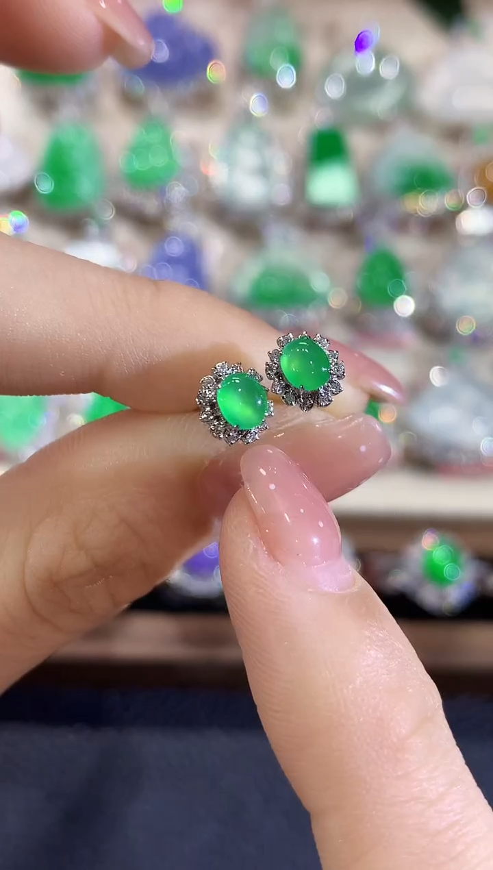 18K金镶嵌翡翠耳饰A8翡翠多样性发一件