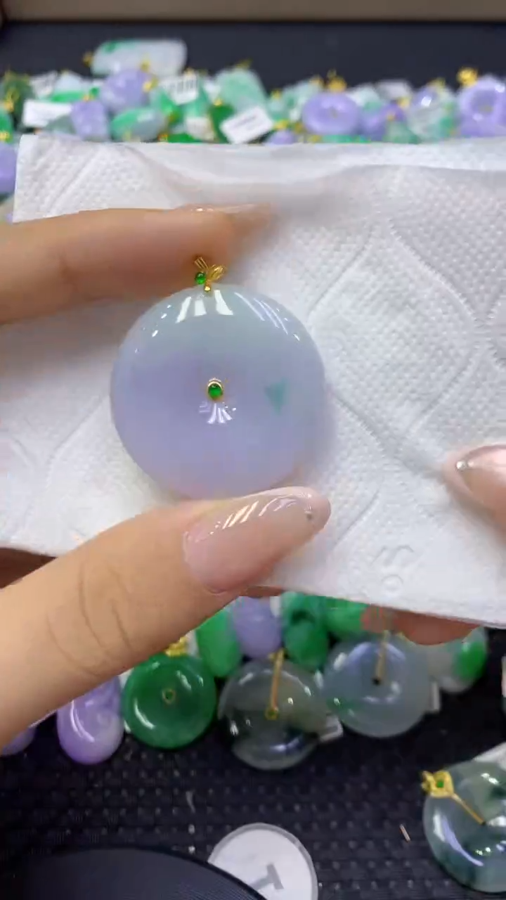 颈饰18K金镶嵌翡翠天然缅甸翡翠A货
