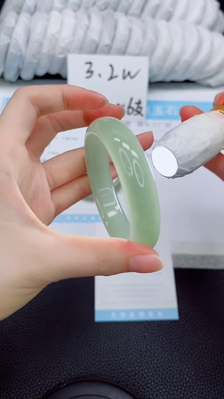 未镶嵌手镯石英质玉231-56.1