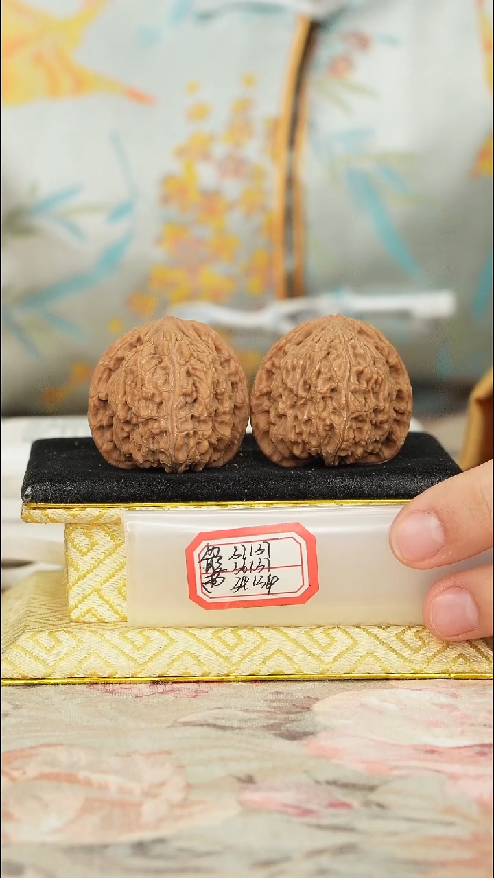 【闪购商品】文玩核桃把件密纹狮子头