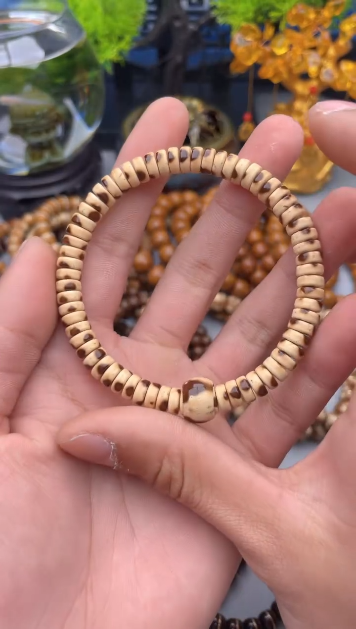 【闪购商品】紫金鼠手串紫金鼠花皮药片52