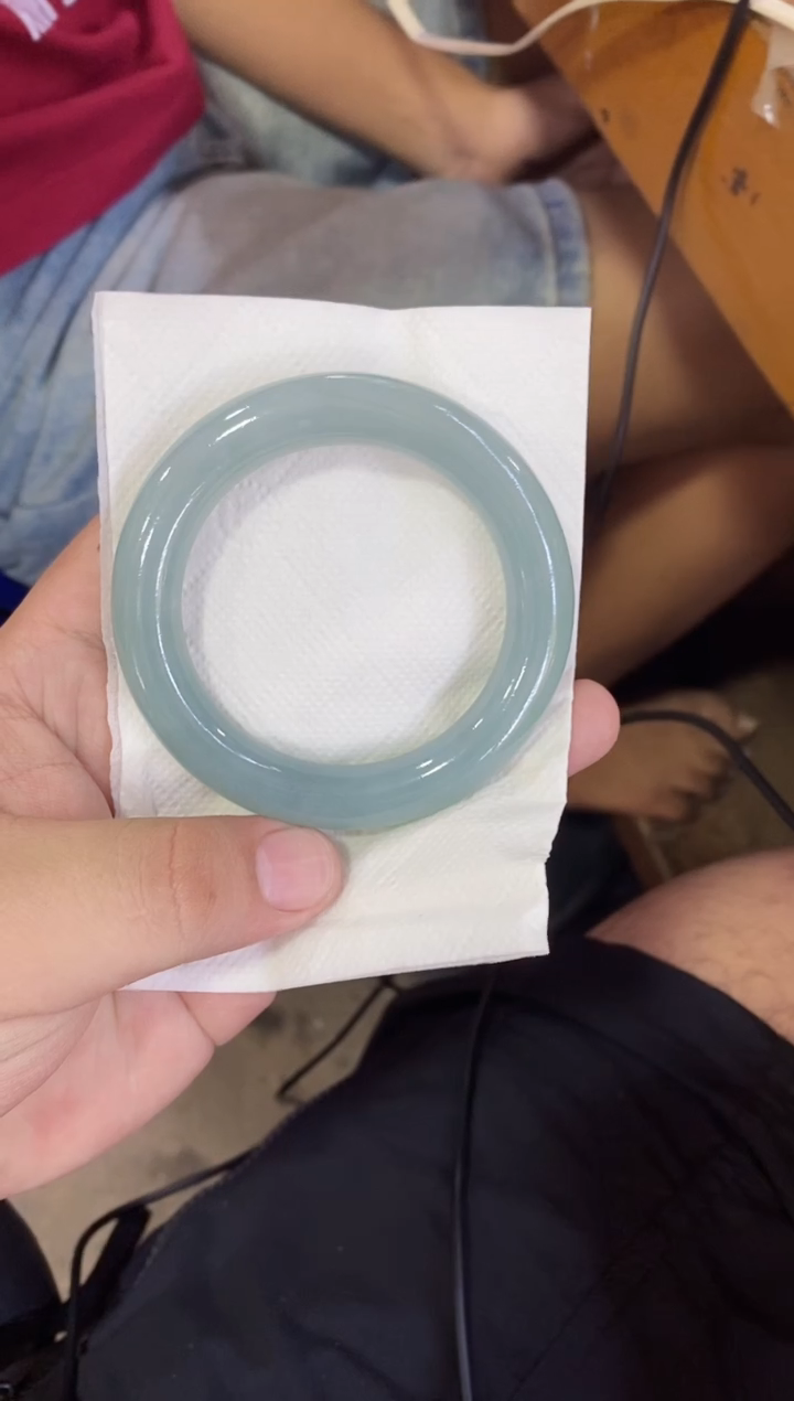 翡翠手镯未镶嵌手镯