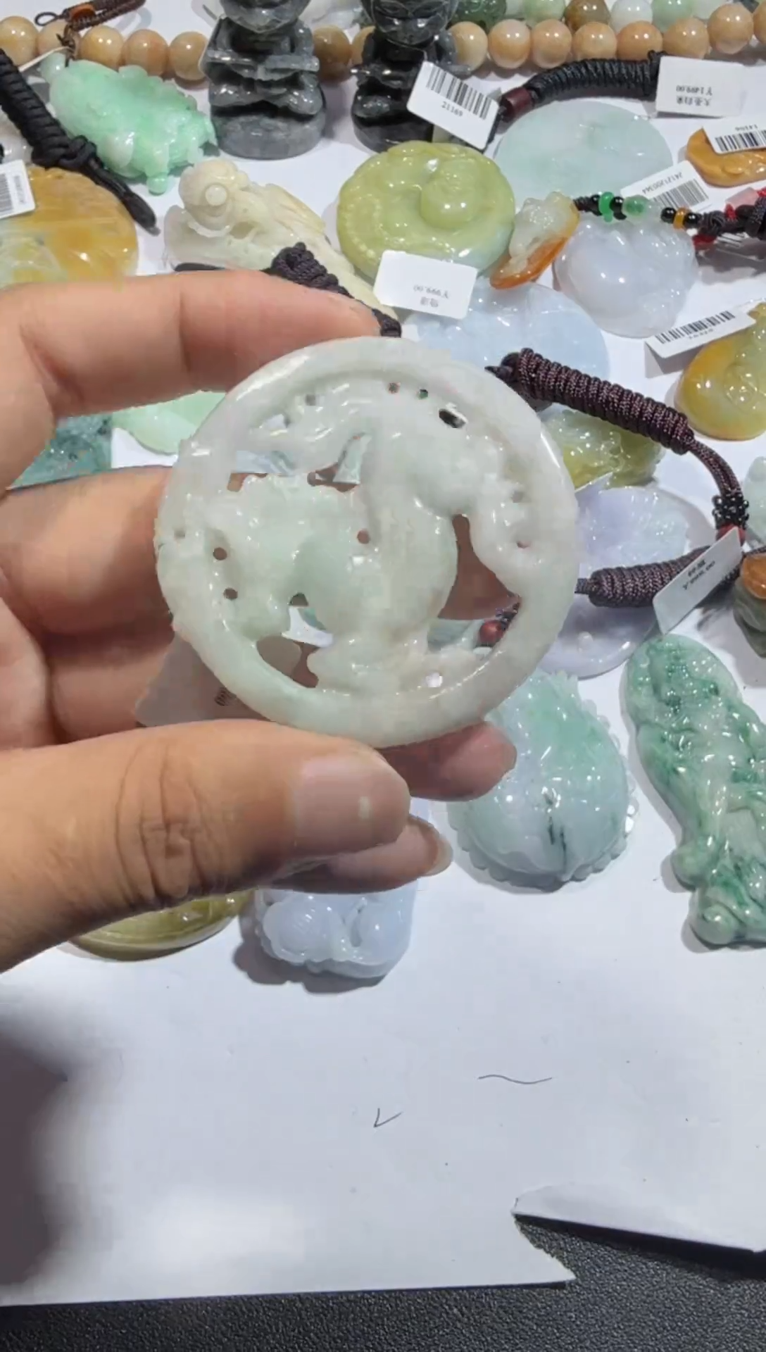 【闪购商品】翡翠颈饰未镶嵌00003988