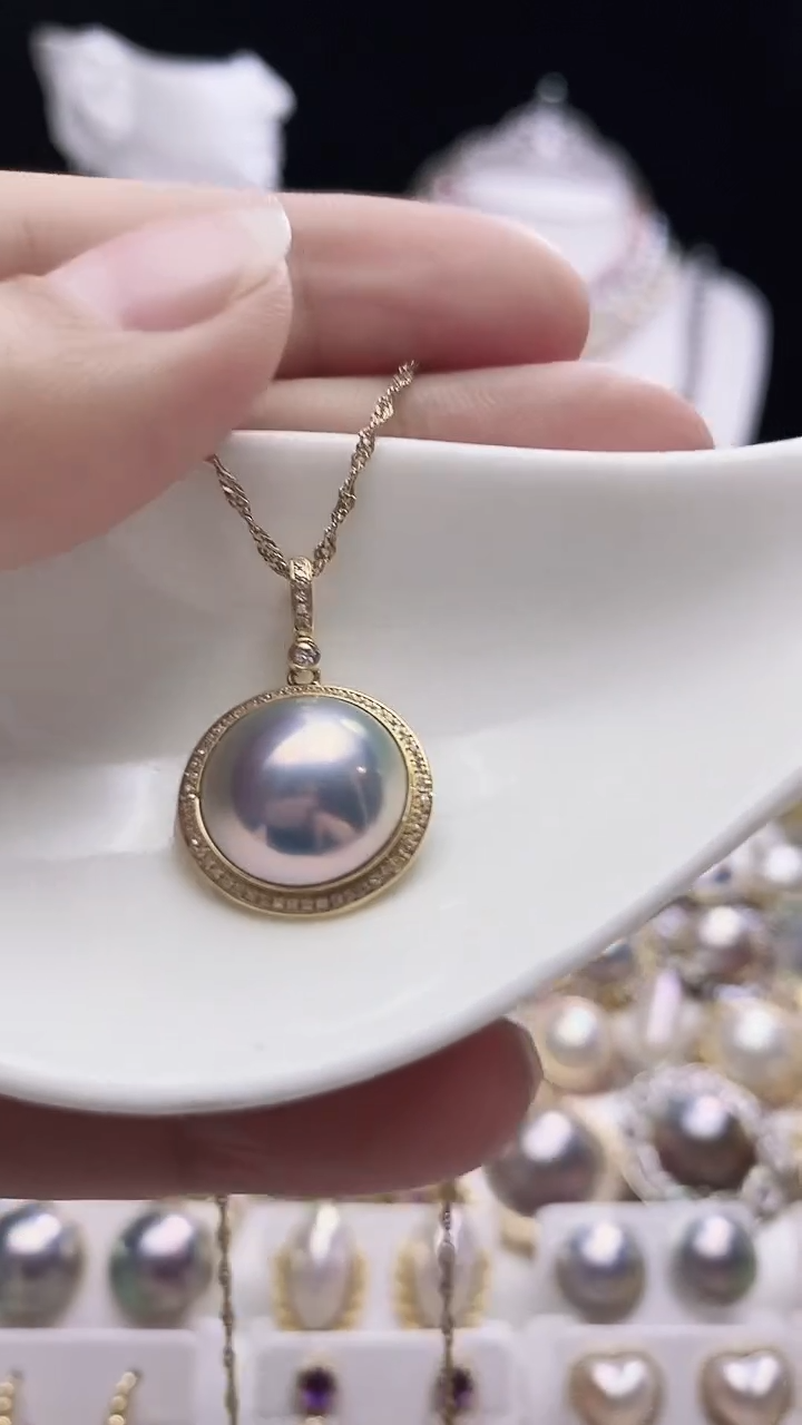 【闪购商品】拼合珍珠（马贝珠）颈饰18K金镶嵌海水马贝吊坠