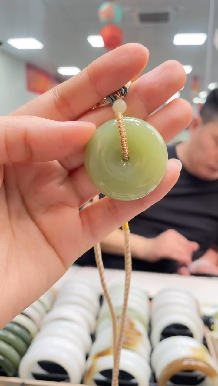 和田玉未镶嵌颈饰黄玉平安扣吊坠随机发一件