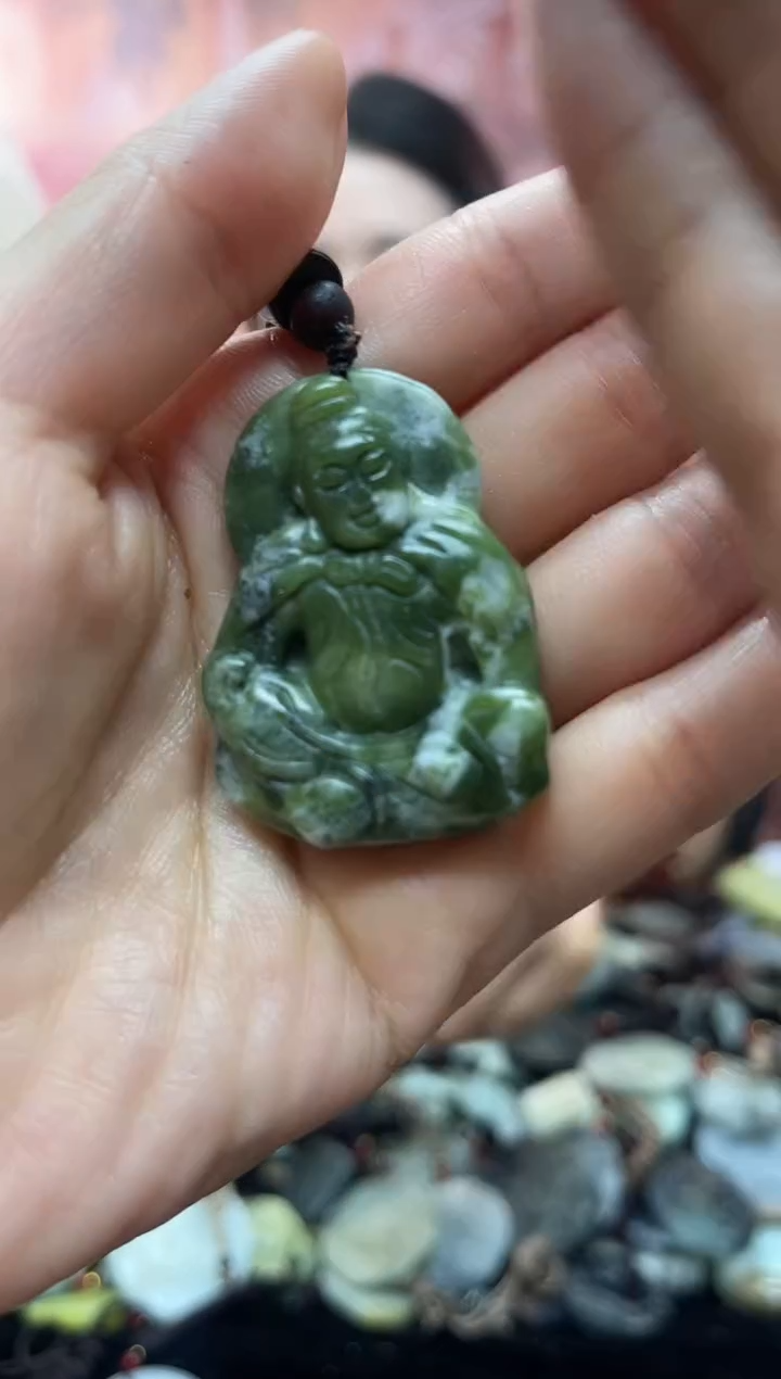 未镶嵌岫玉吊坠`