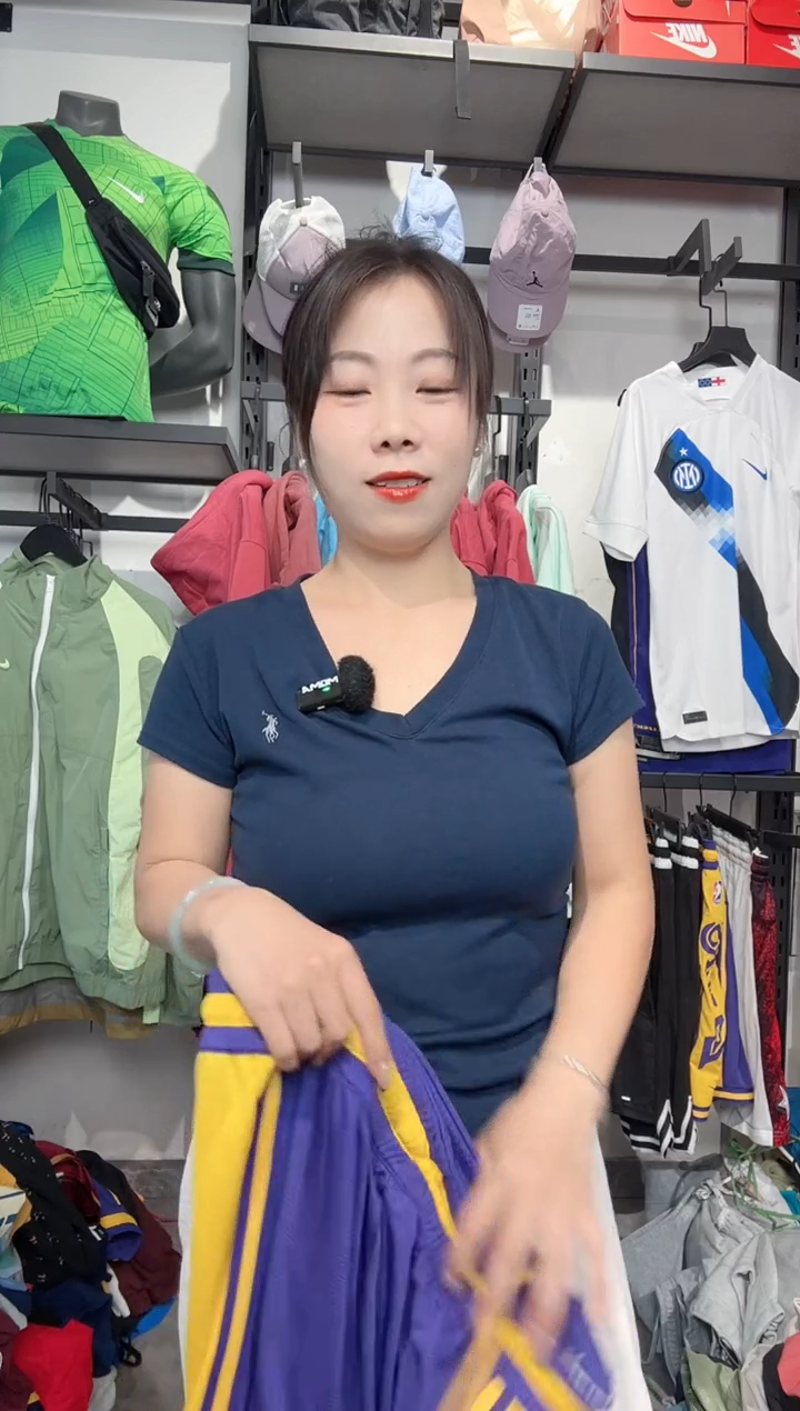 1653编码 瑕疵款直播间过款为准 尺码 175 L
