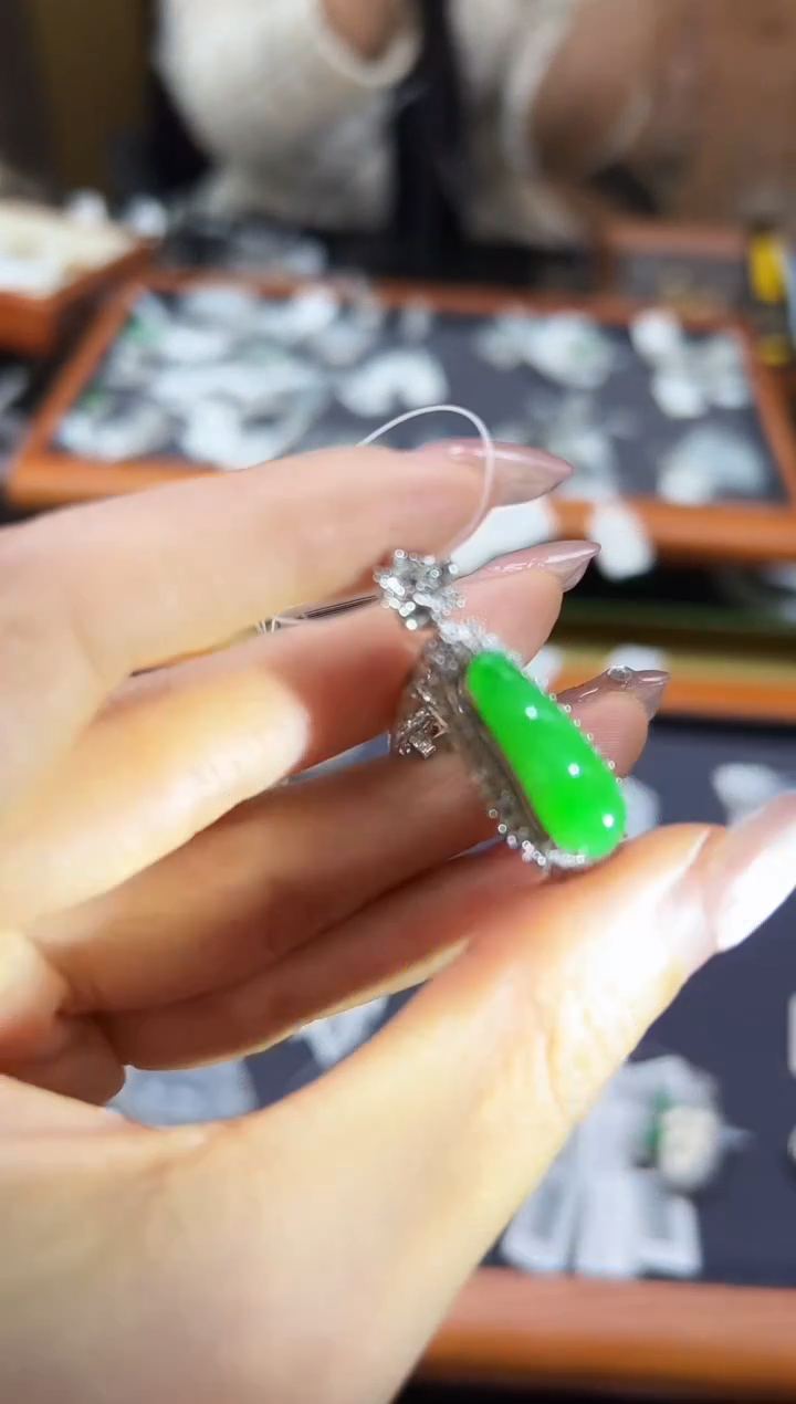 【闪购商品】翡翠颈饰18K金镶嵌DZF0215-72