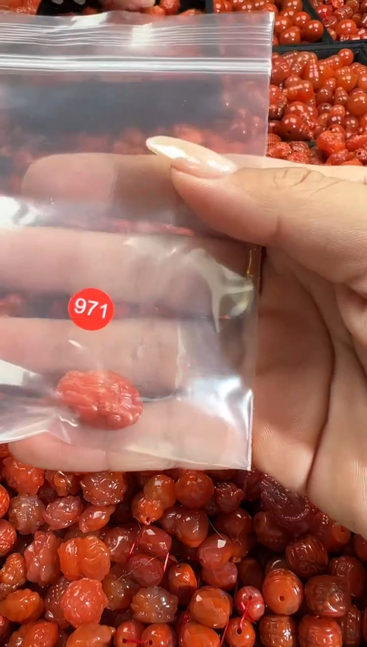 颈饰未镶嵌南红玛瑙1
