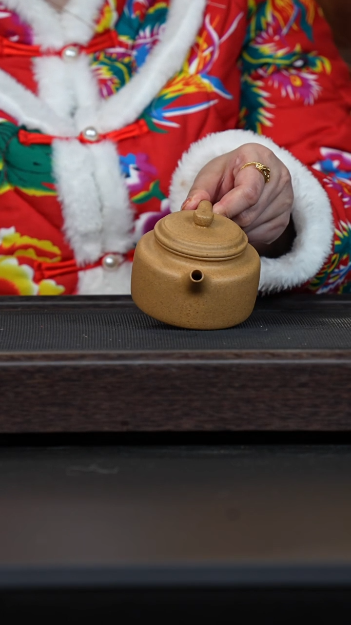 【闪购商品】紫砂茶壶微瑕黄金段德钟