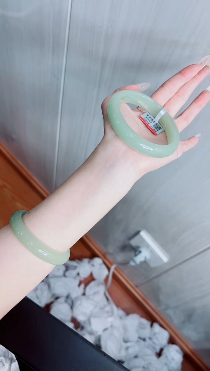 石英质玉手镯未镶嵌261/64