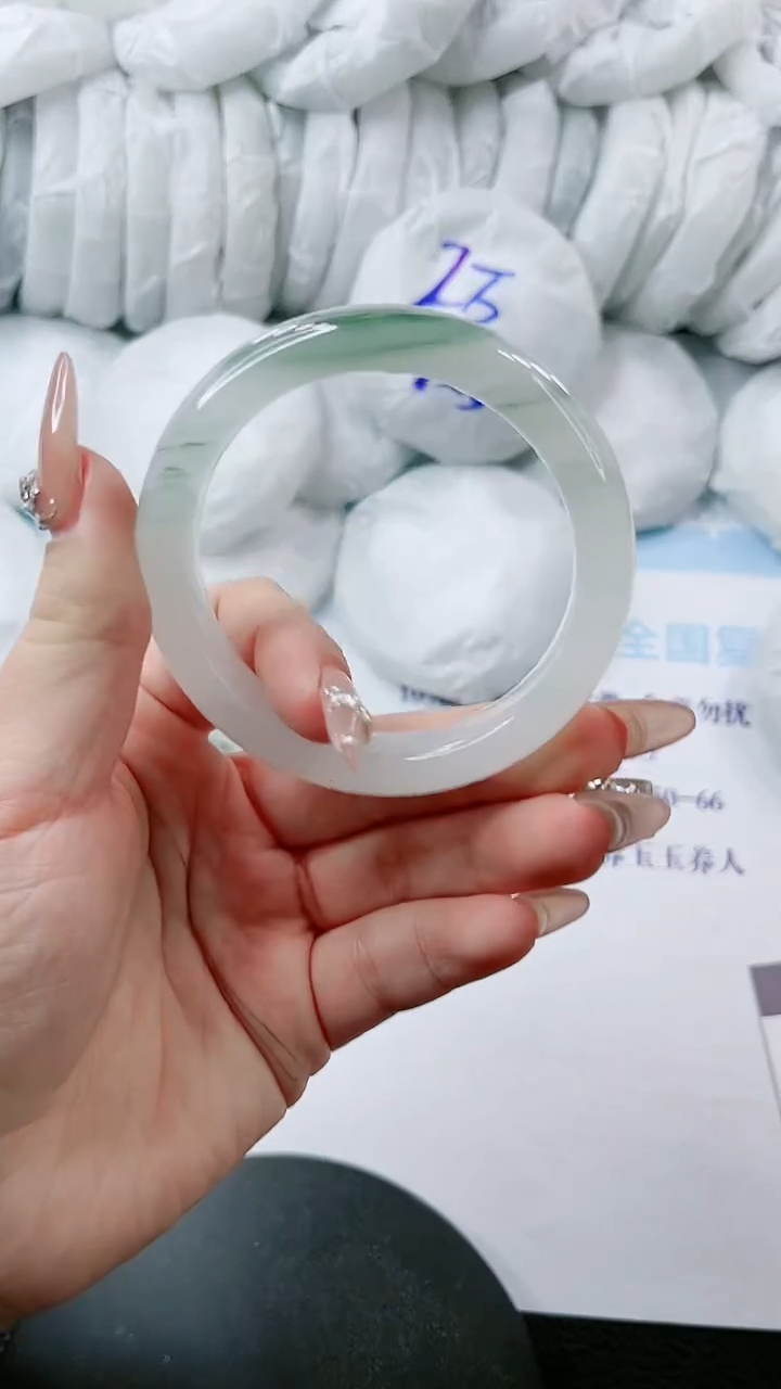 【闪购商品】石英质玉手镯未镶嵌多样性发货L175