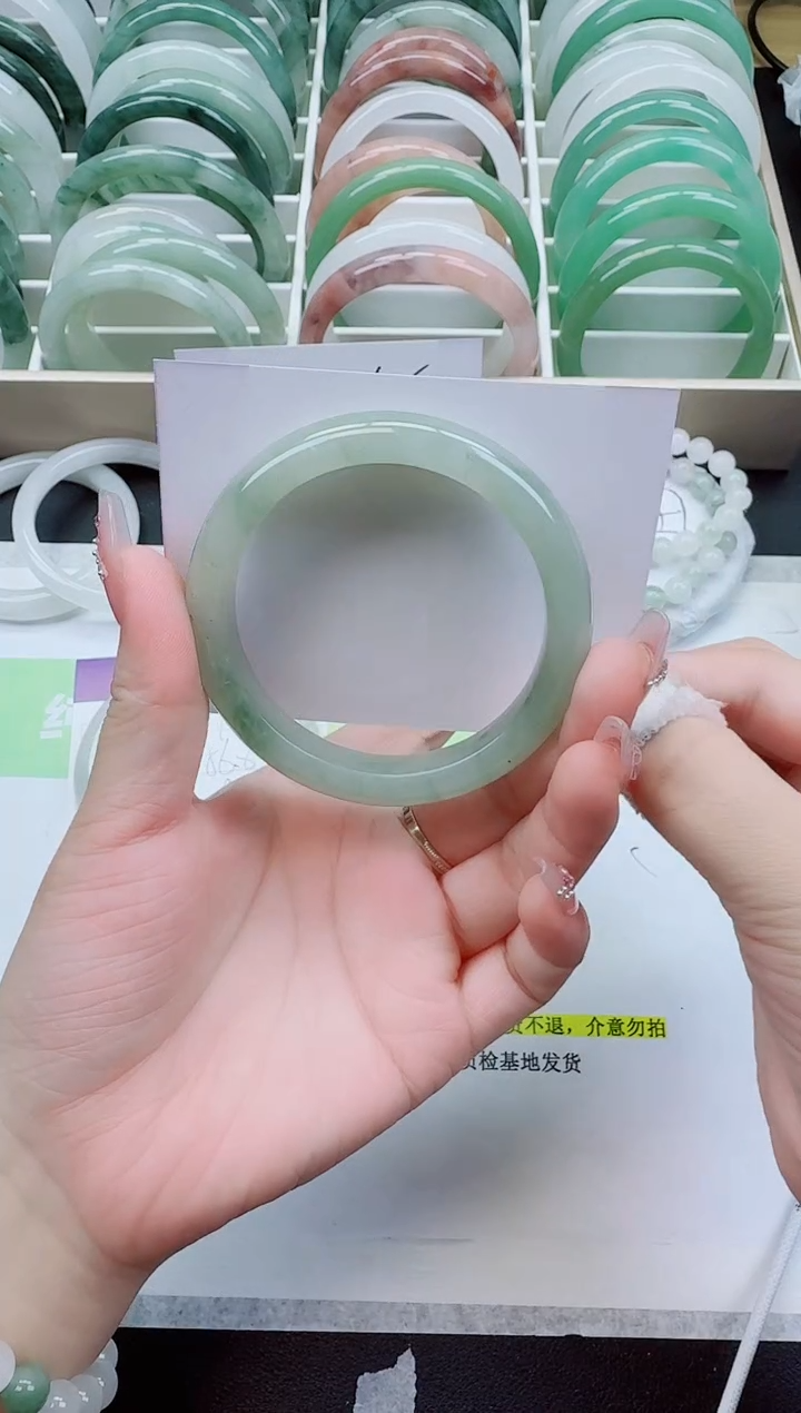 【闪购商品】石英质玉手镯未镶嵌93/55-56圈