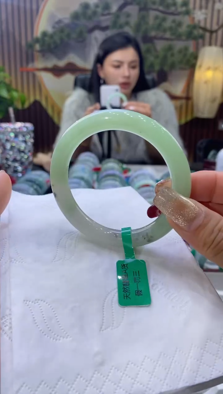 【闪购商品】翡翠手镯未镶嵌多人06511