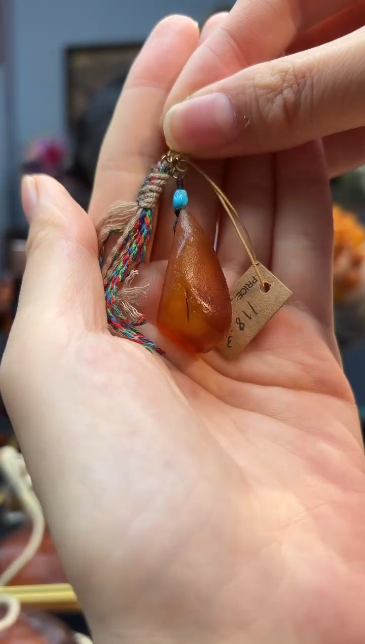 琥珀颈饰未镶嵌包挂