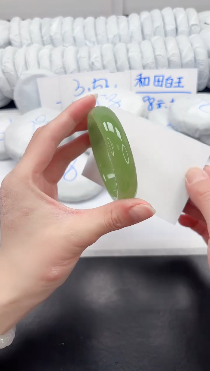 【闪购商品】石英质玉手镯未镶嵌162-53.5