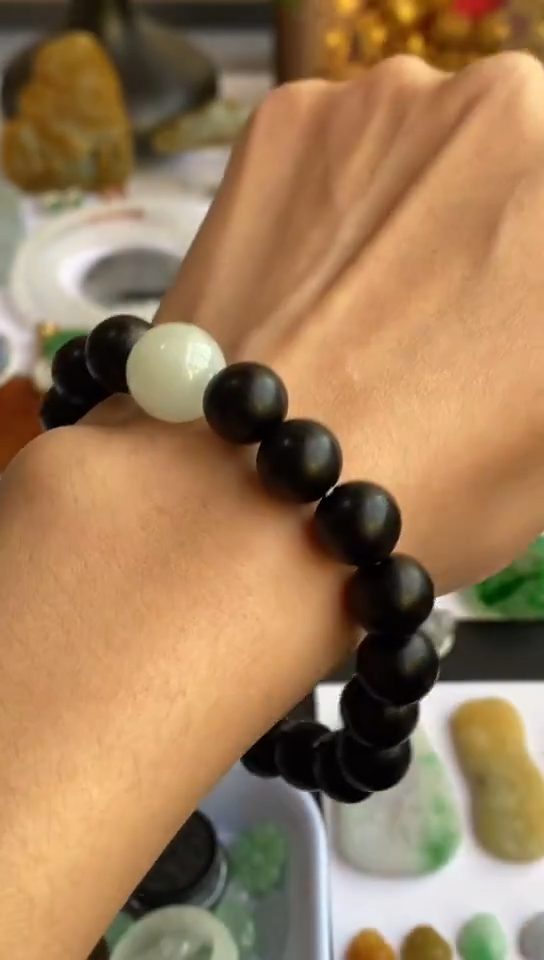 颈饰未镶嵌翡翠单珠手串~