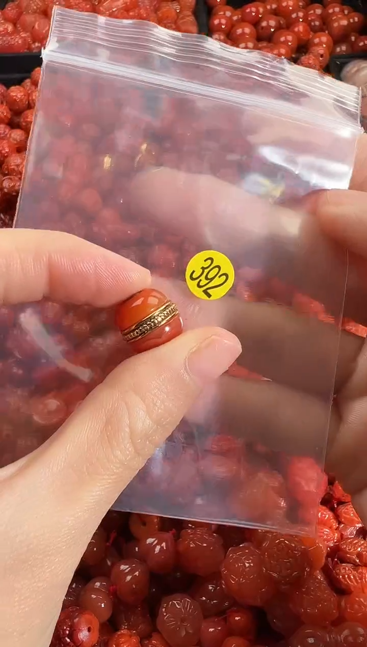 颈饰未镶嵌南红玛瑙1