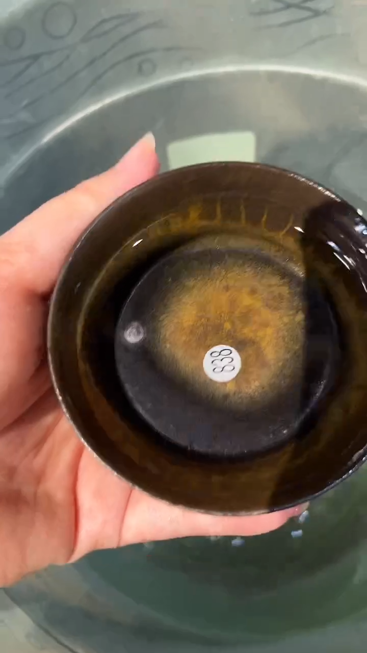 杯838号容量60-70ML 乌金 有取钉痕迹