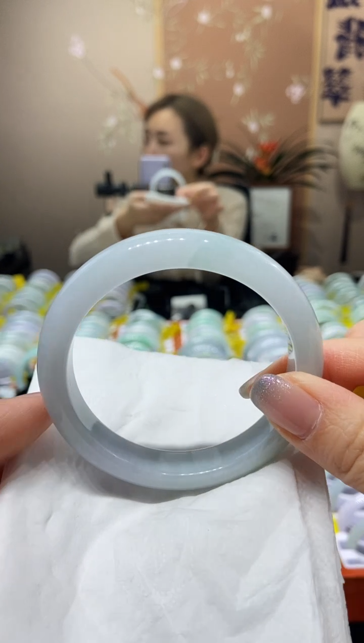 【闪购商品】翡翠手镯未镶嵌57.6圈口