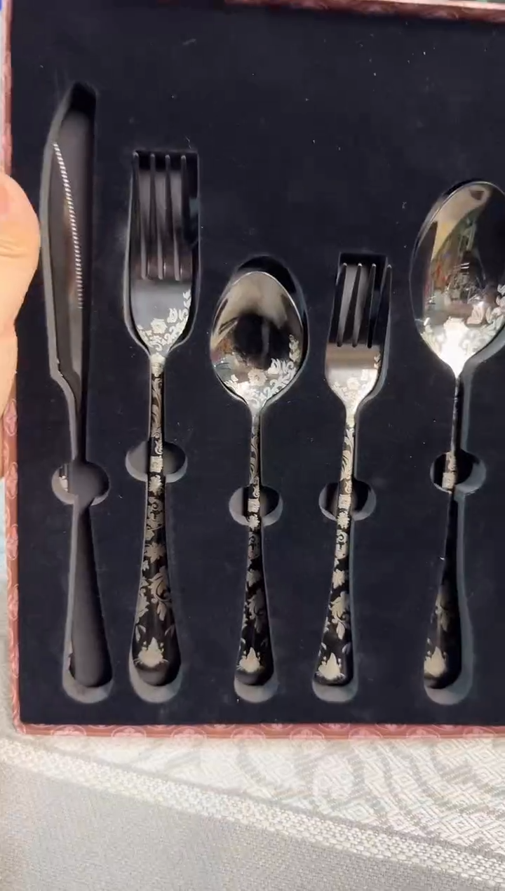 【闪购商品】瓷L093-------------