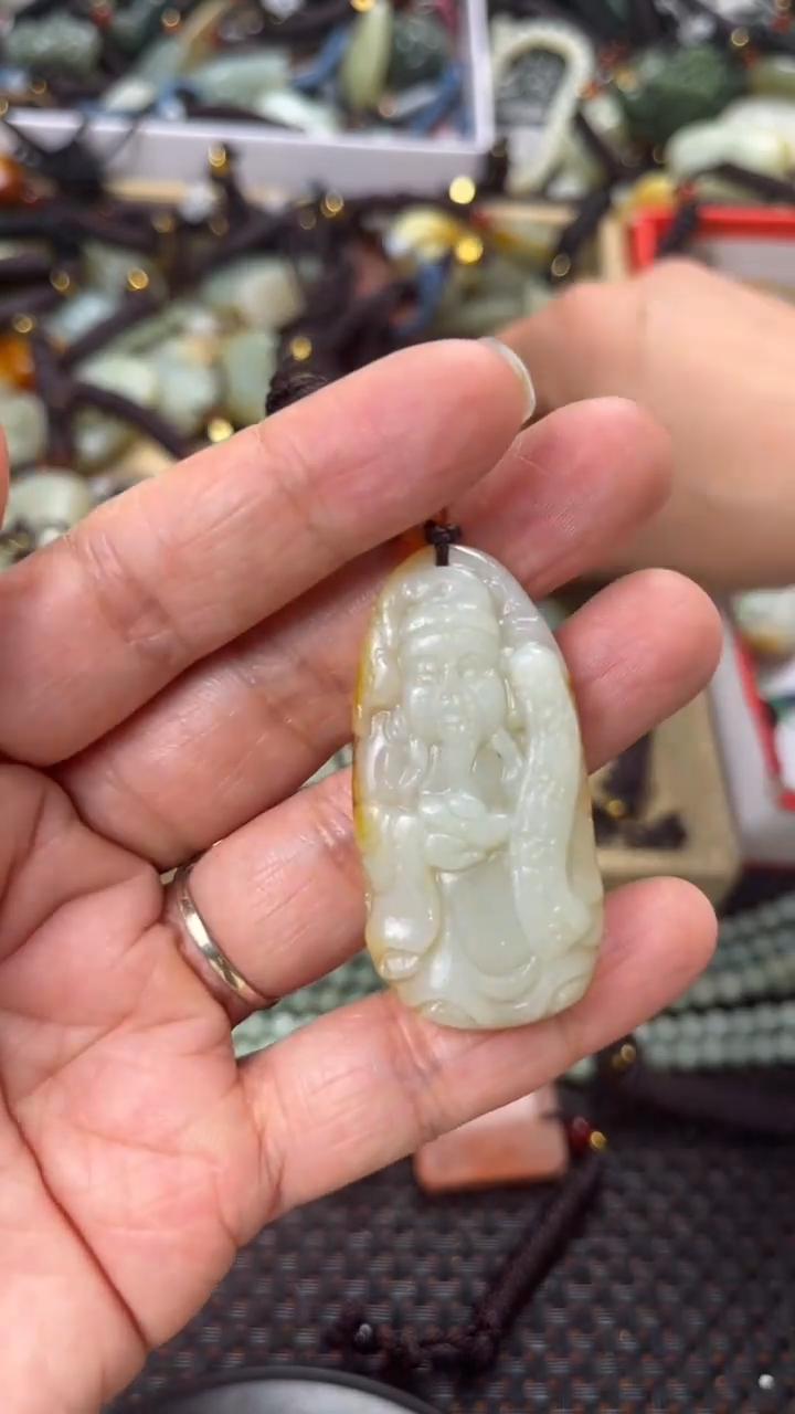 【闪购商品】和田玉颈饰未镶嵌多样性发货没有证书拍一发一有瑕