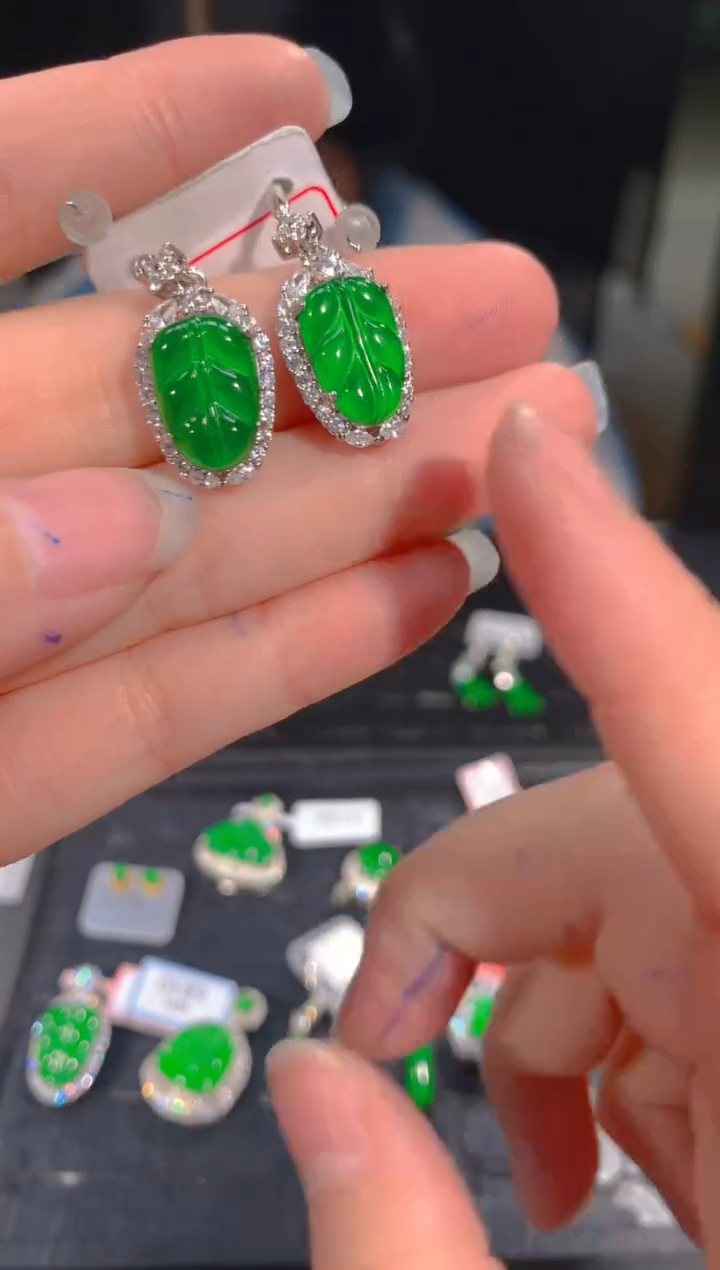 【闪购商品】定制翡翠未镶嵌117定制翡翠，多样性发货（发其一）