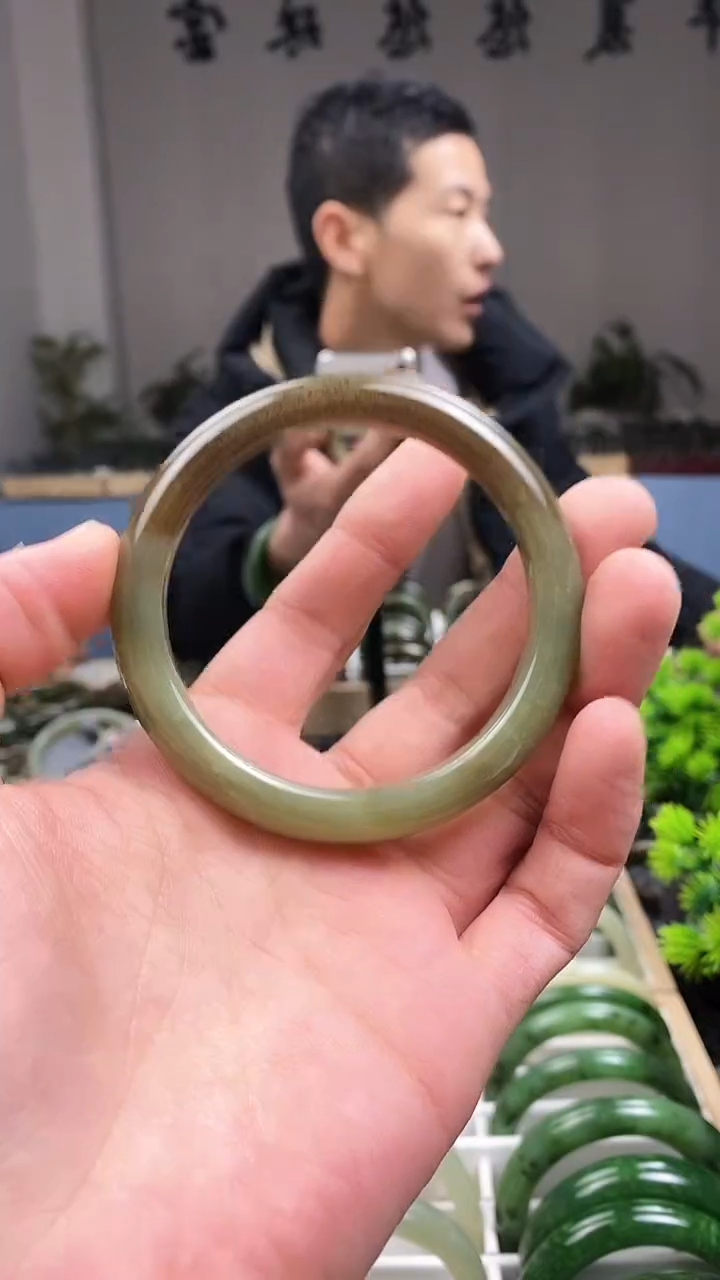 【闪购商品】和田玉手镯未镶嵌60