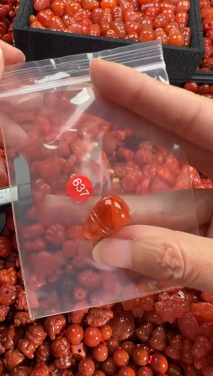 【闪购商品】南红玛瑙颈饰未镶嵌1