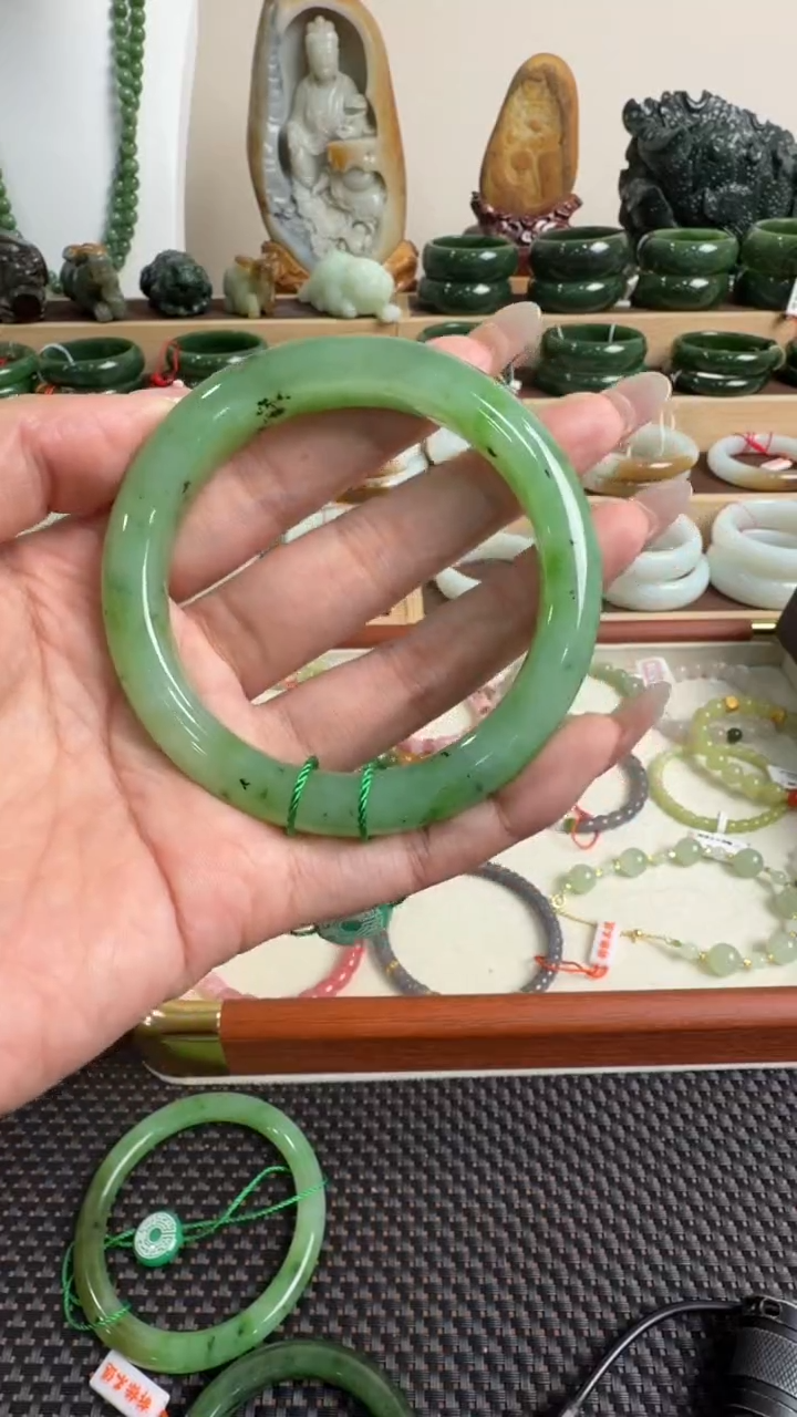 颈饰未镶嵌和田玉手镯59