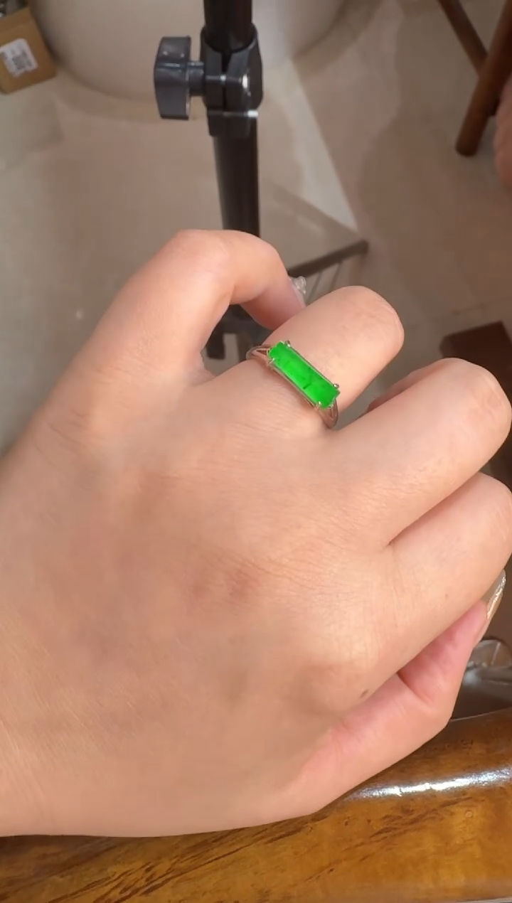 【闪购商品】翡翠戒指银S925镶嵌天然A货翡翠戒指