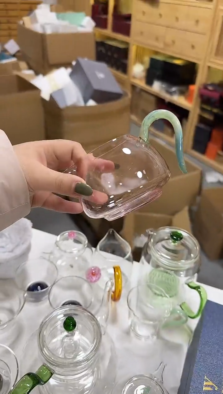 750粉色青云把手淡然公道杯