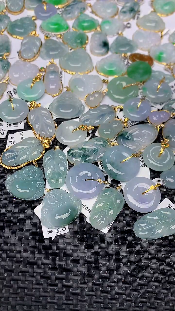 【闪购商品】翡翠颈饰18K金镶嵌天然翡翠A货