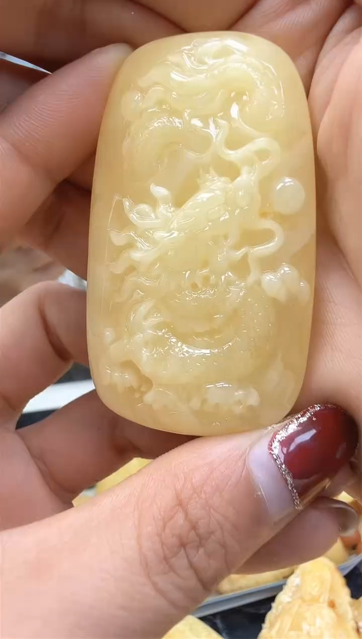 【闪购商品】琥珀裸石未镶嵌挂坠