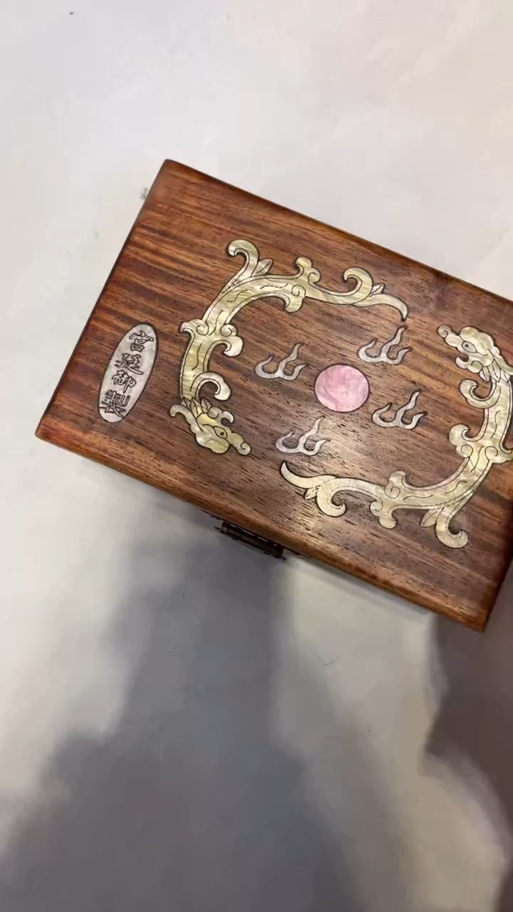 【闪购商品】贡木缅花双龙螺钿首饰盒