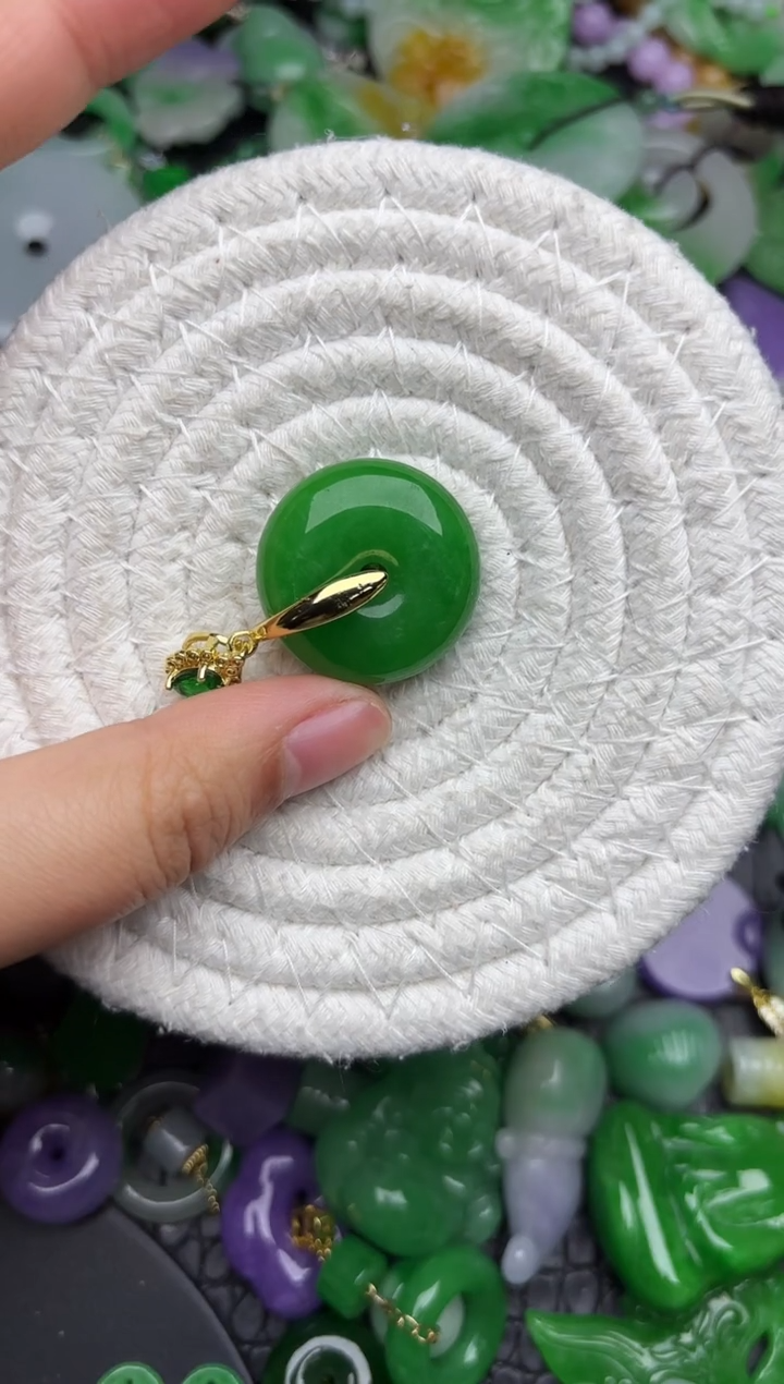 颈饰未镶嵌翡翠缅甸翡翠吊坠