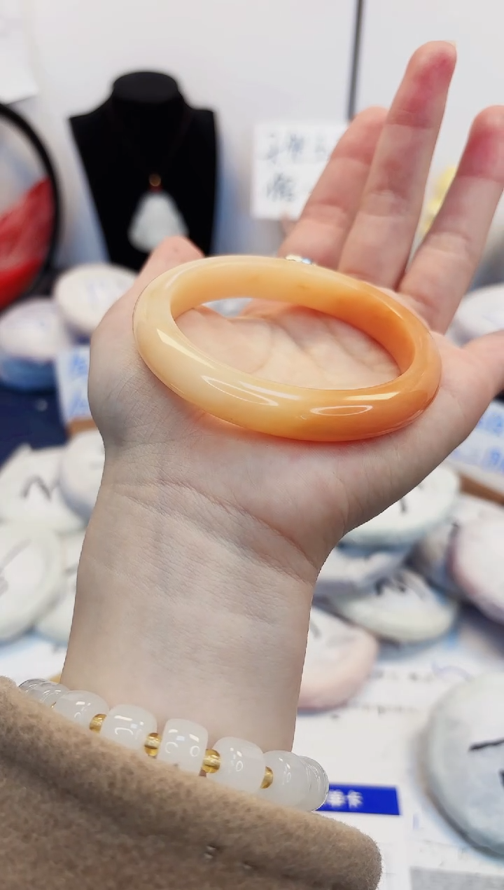 【闪购商品】石英质玉手镯未镶嵌479