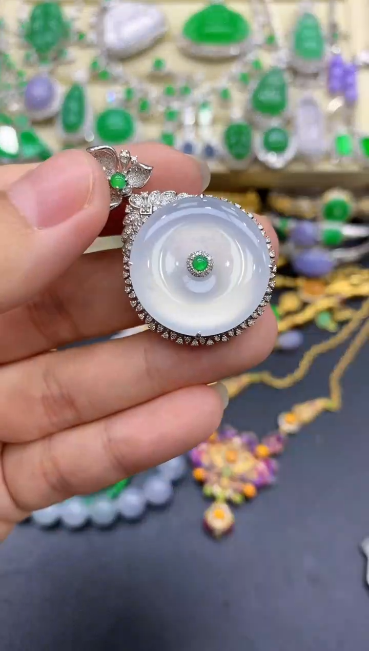 颈饰18K金镶嵌翡翠341-中国好珍宝