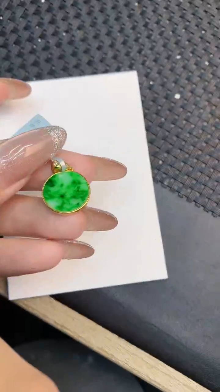 颈饰未镶嵌翡翠1