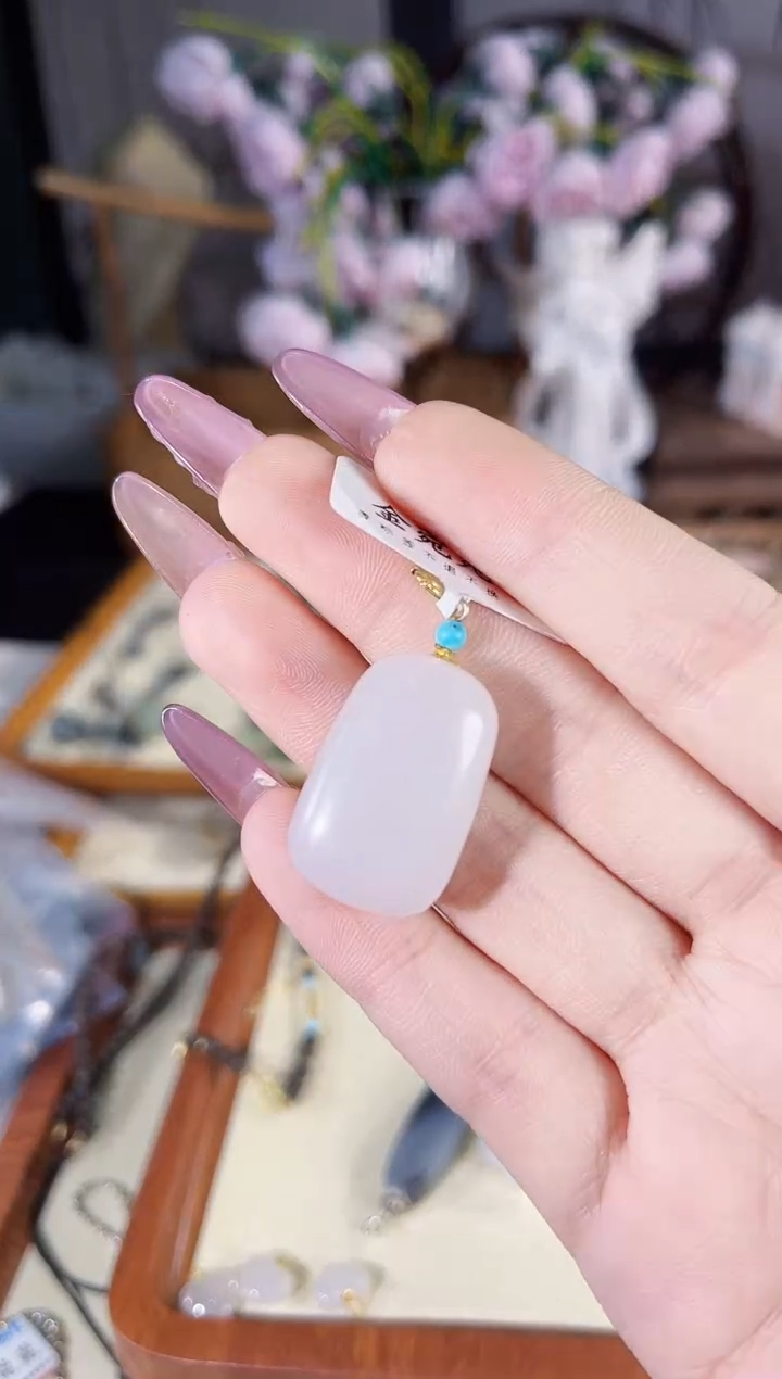 吊坠(不含链)未镶嵌和田玉多样性发其一孤品默认微瑕