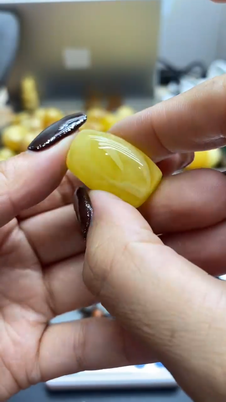 琥珀未镶嵌珠宝奇石2811