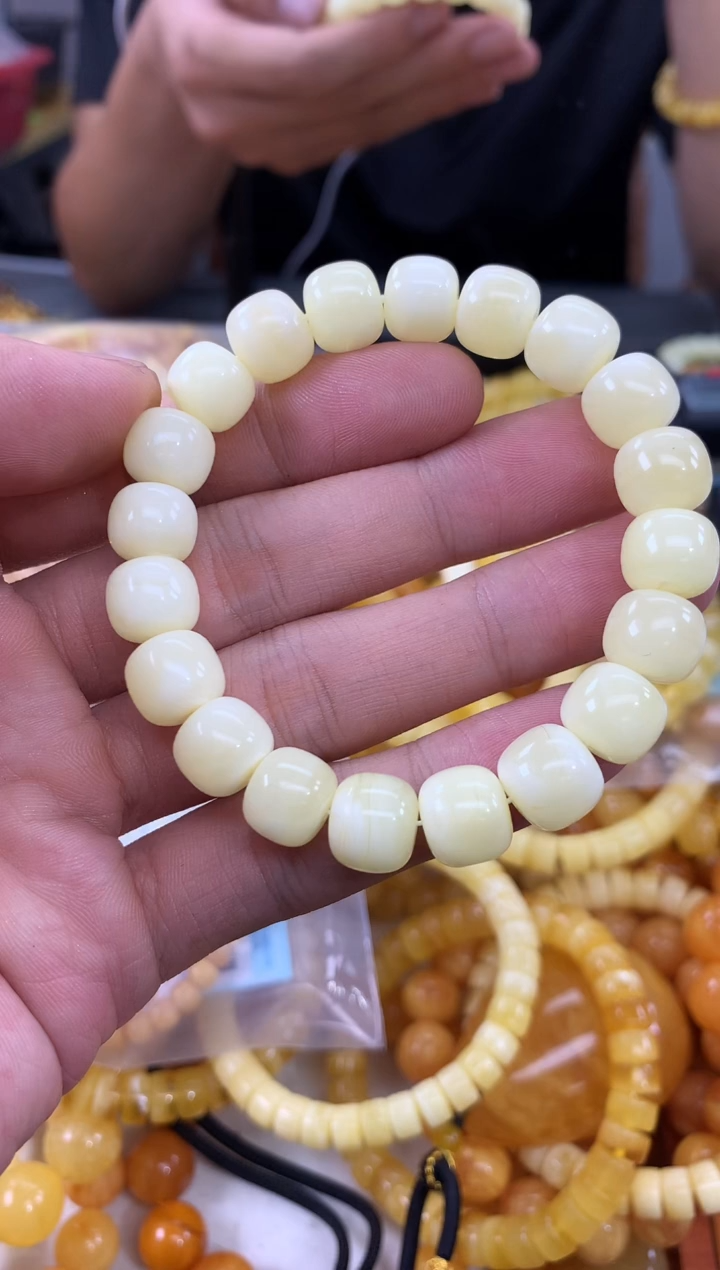 未镶嵌蜜蜡裸石手串