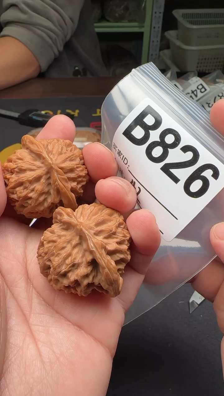 吊坠文玩核桃宫灯小尖微磕42-B826