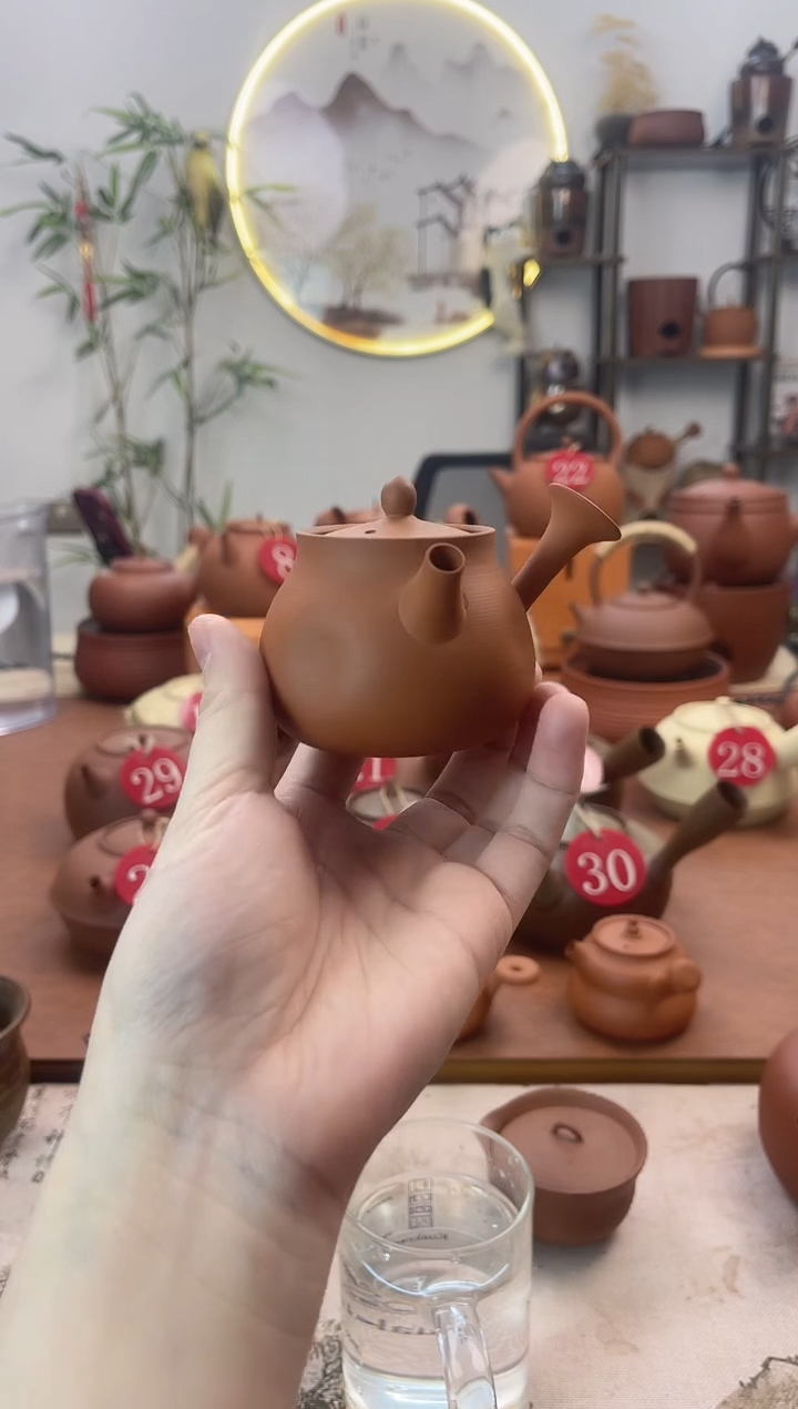 S*开播福利手捏急须