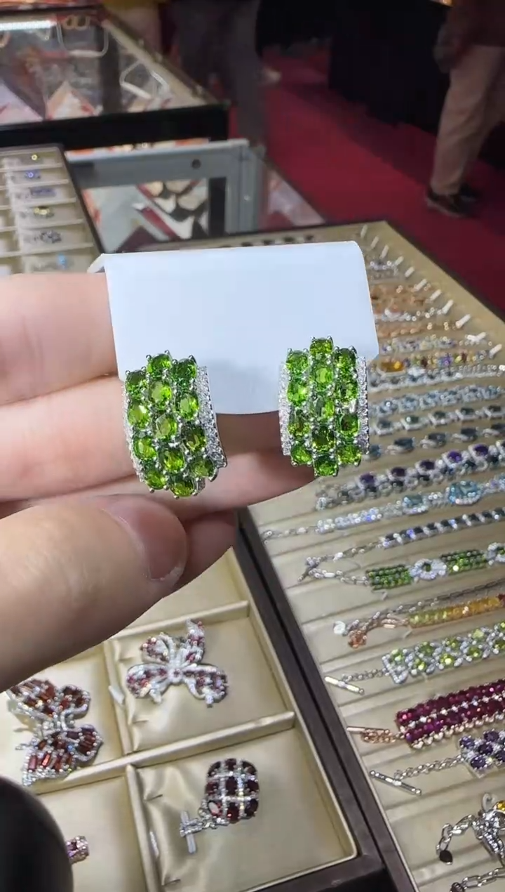 银S925镶嵌透辉石耳扣高级款