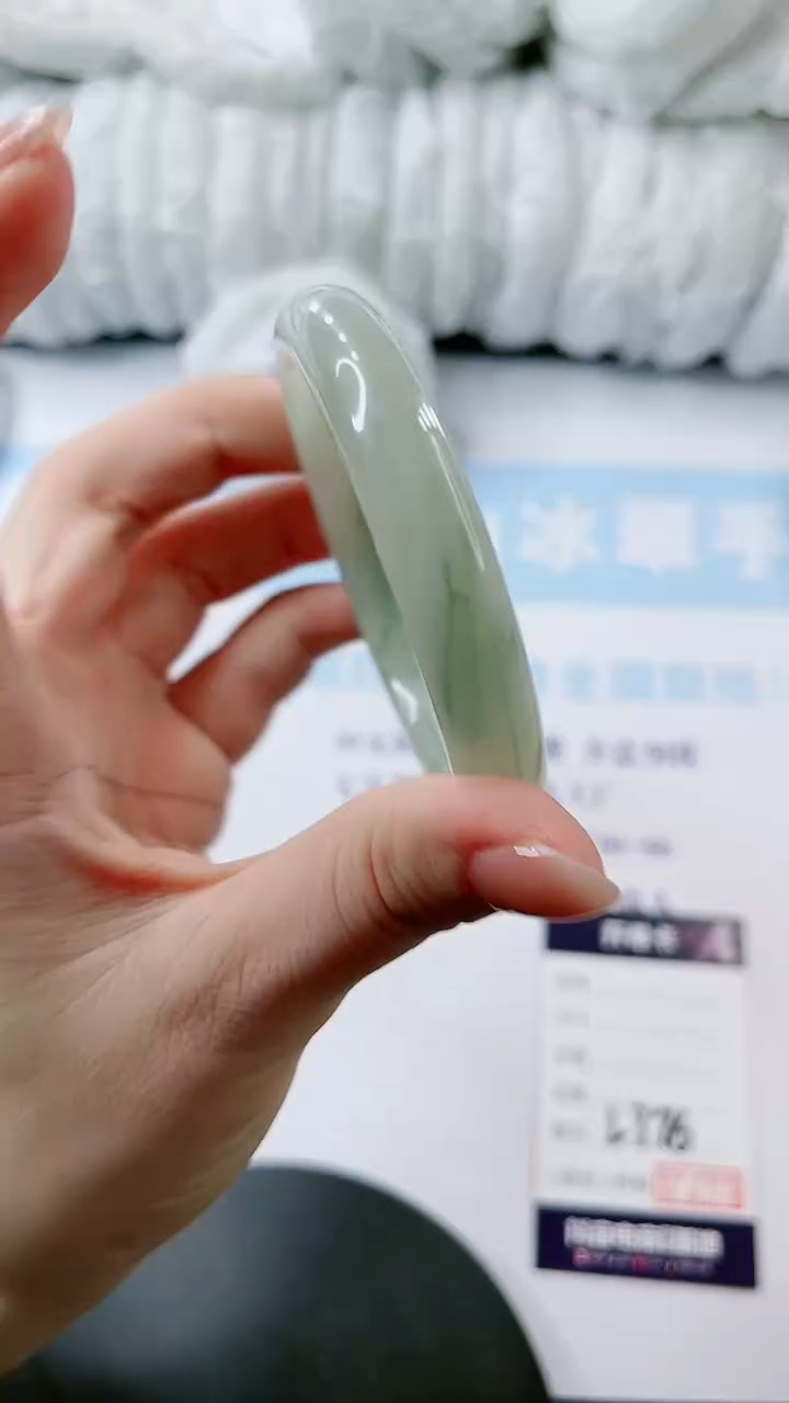 【闪购商品】石英质玉手镯未镶嵌多样性发货L376