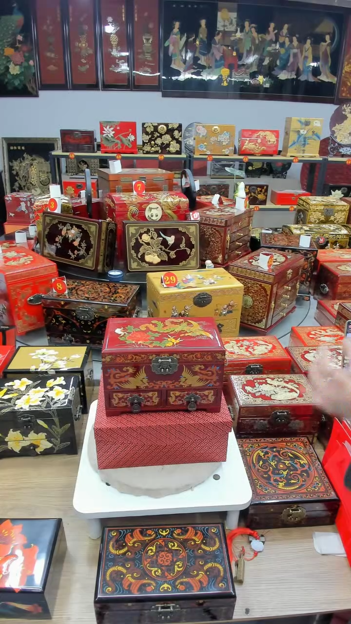 【闪购商品】23酒红三层手推漆收藏款