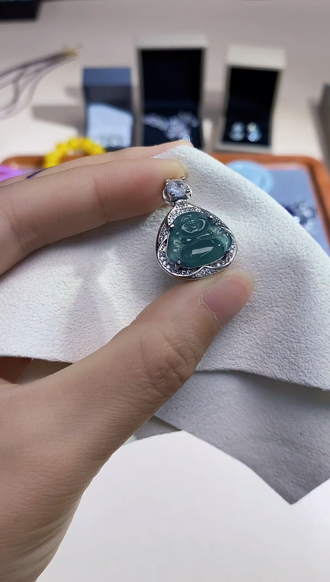 【闪购商品】翡翠吊坠(不含链)未镶嵌多样性 发其一  【56】