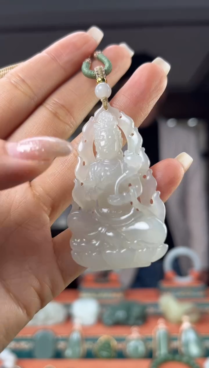 颈饰未镶嵌和田玉佩佩